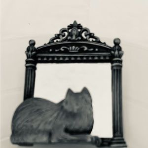Cat in mirror brooch/pin
